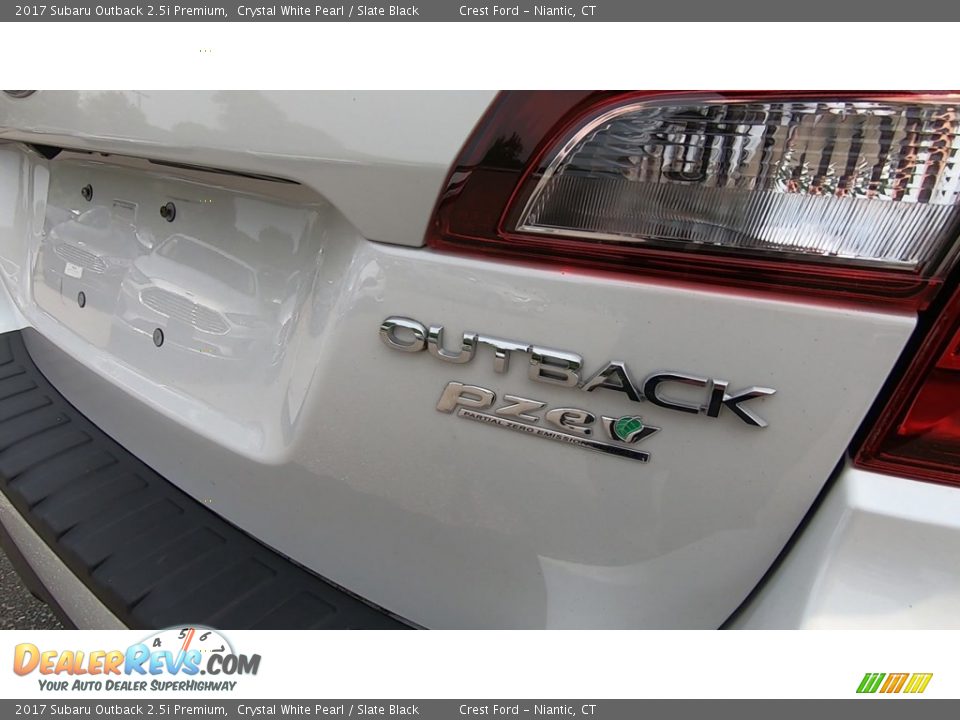 2017 Subaru Outback 2.5i Premium Crystal White Pearl / Slate Black Photo #9