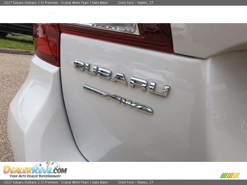 2017 Subaru Outback 2.5i Premium Crystal White Pearl / Slate Black Photo #10