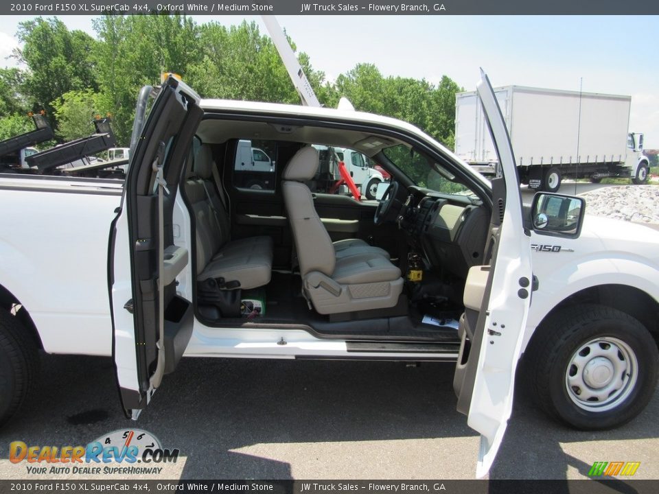 2010 Ford F150 XL SuperCab 4x4 Oxford White / Medium Stone Photo #24