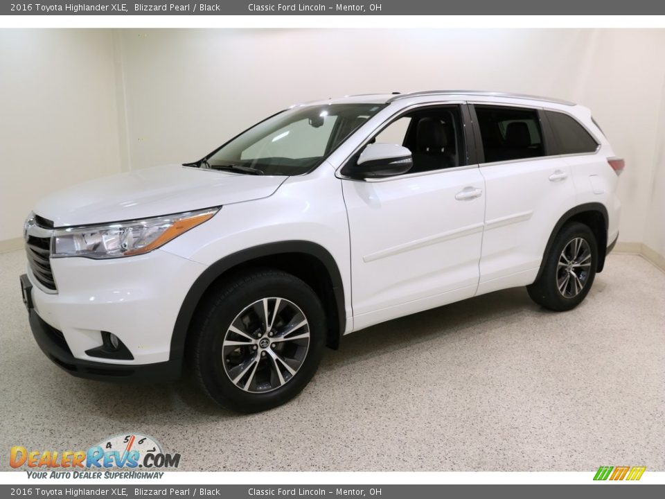 2016 Toyota Highlander XLE Blizzard Pearl / Black Photo #3