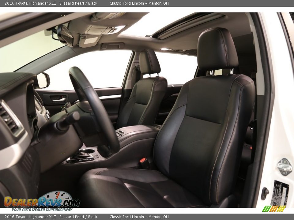 2016 Toyota Highlander XLE Blizzard Pearl / Black Photo #5
