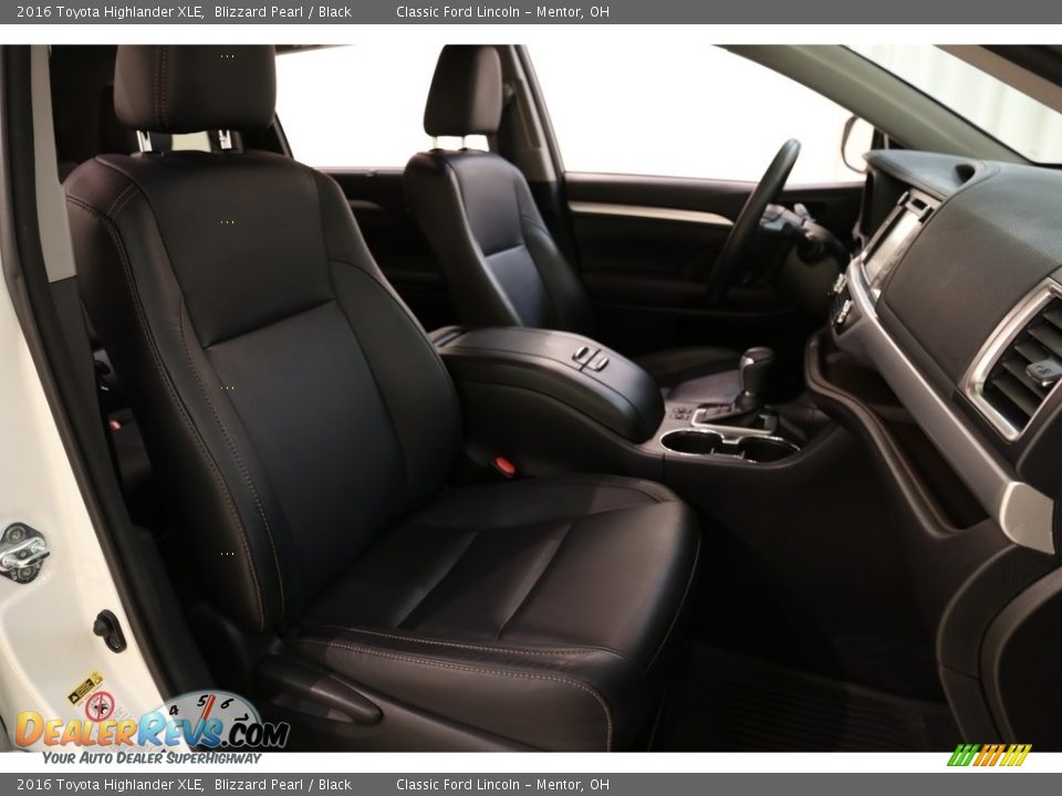 2016 Toyota Highlander XLE Blizzard Pearl / Black Photo #15