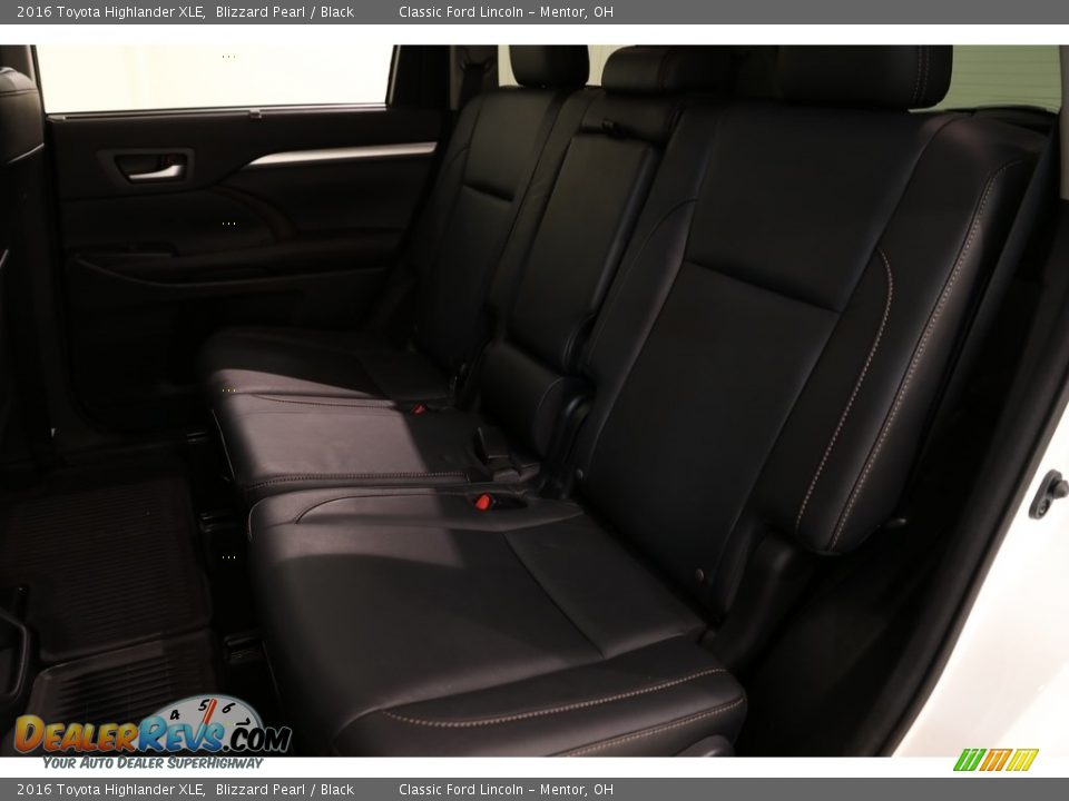 2016 Toyota Highlander XLE Blizzard Pearl / Black Photo #19