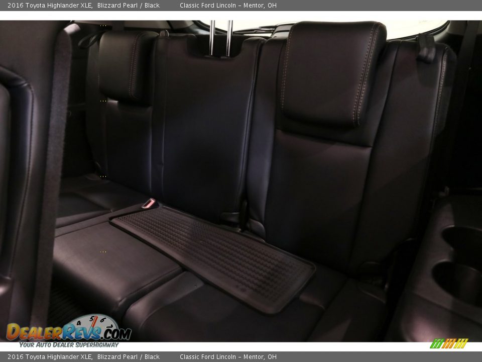 2016 Toyota Highlander XLE Blizzard Pearl / Black Photo #20