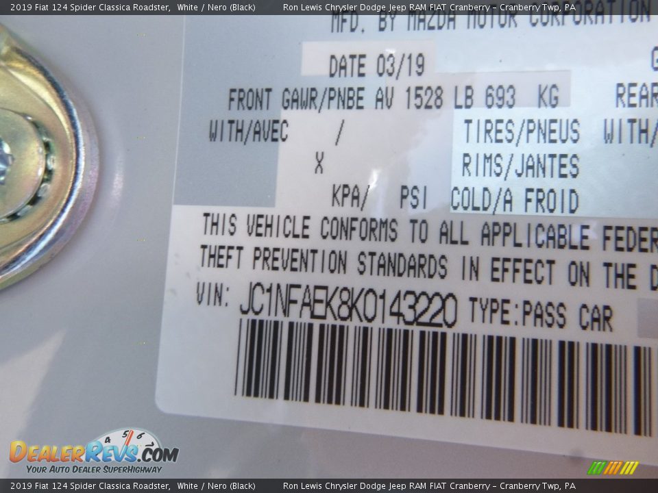 2019 Fiat 124 Spider Classica Roadster White / Nero (Black) Photo #14