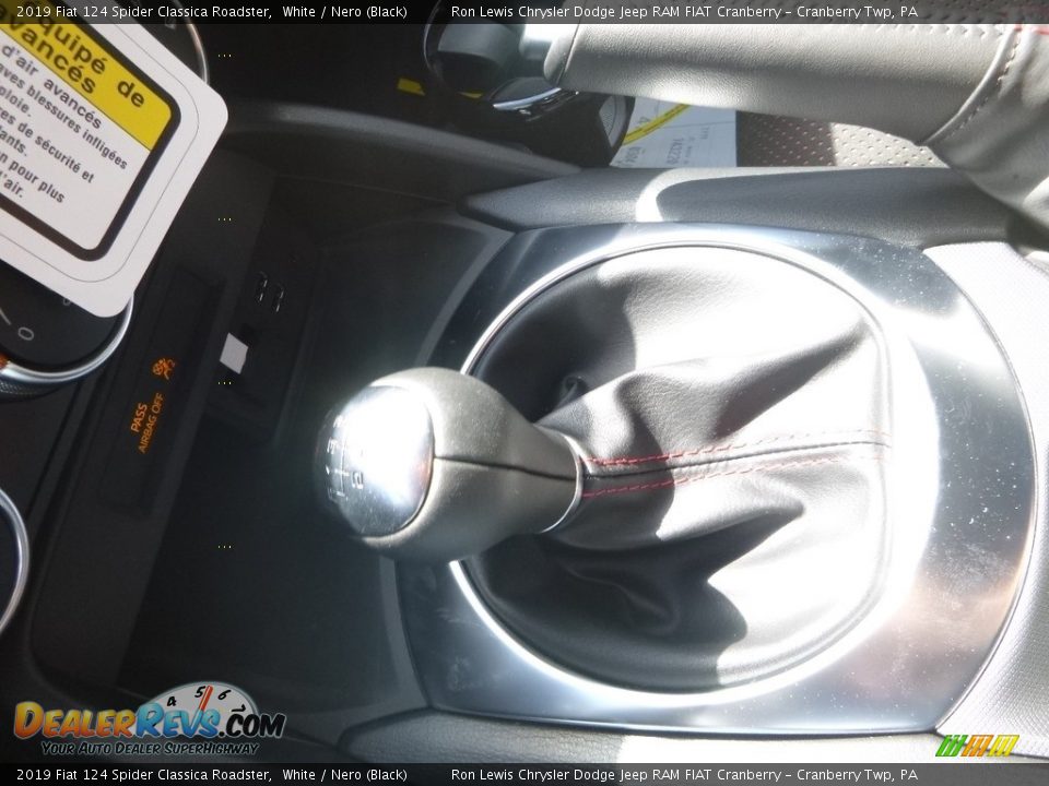 2019 Fiat 124 Spider Classica Roadster White / Nero (Black) Photo #19