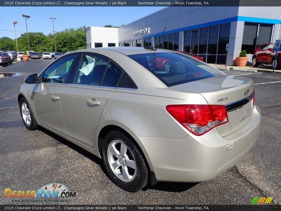 2016 Chevrolet Cruze Limited LT Champagne Silver Metallic / Jet Black Photo #4