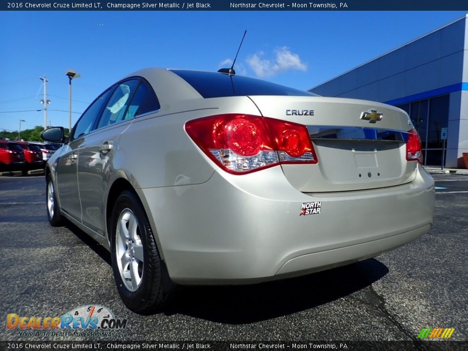 2016 Chevrolet Cruze Limited LT Champagne Silver Metallic / Jet Black Photo #5