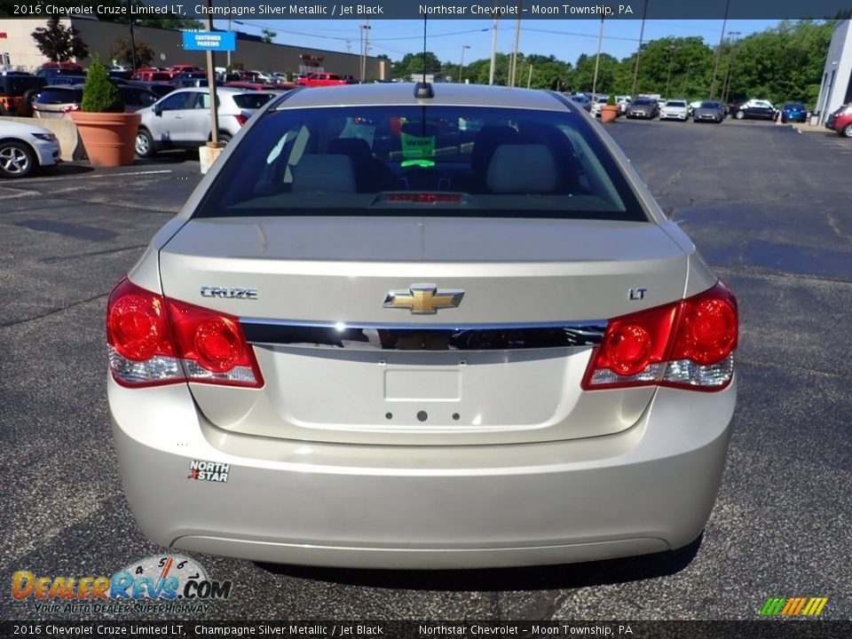 2016 Chevrolet Cruze Limited LT Champagne Silver Metallic / Jet Black Photo #6