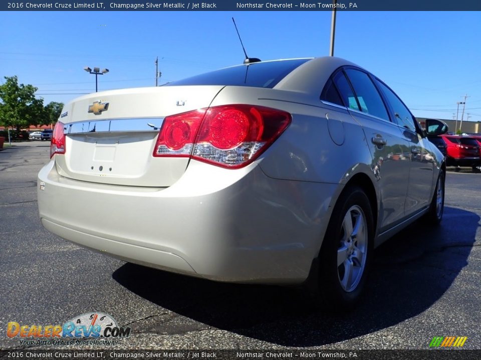 2016 Chevrolet Cruze Limited LT Champagne Silver Metallic / Jet Black Photo #8