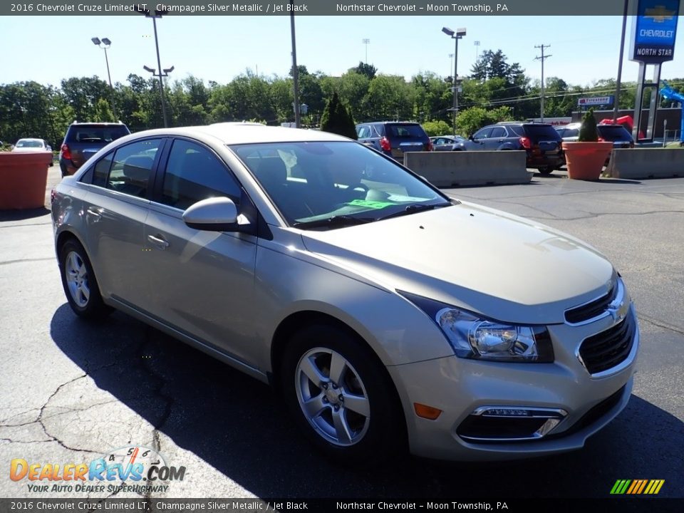 2016 Chevrolet Cruze Limited LT Champagne Silver Metallic / Jet Black Photo #11