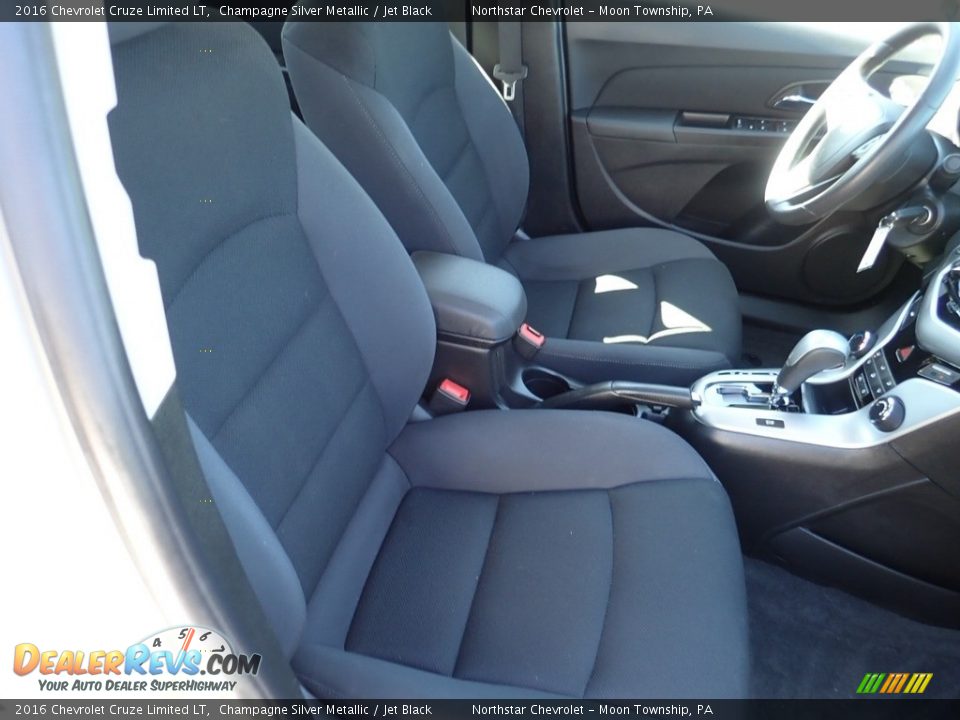2016 Chevrolet Cruze Limited LT Champagne Silver Metallic / Jet Black Photo #15