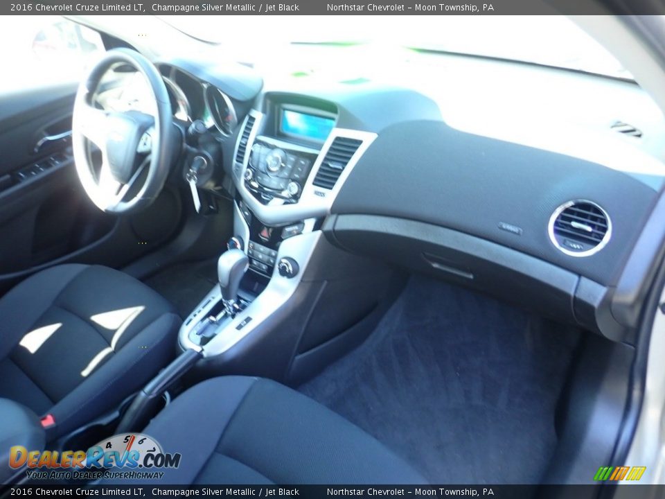 2016 Chevrolet Cruze Limited LT Champagne Silver Metallic / Jet Black Photo #16