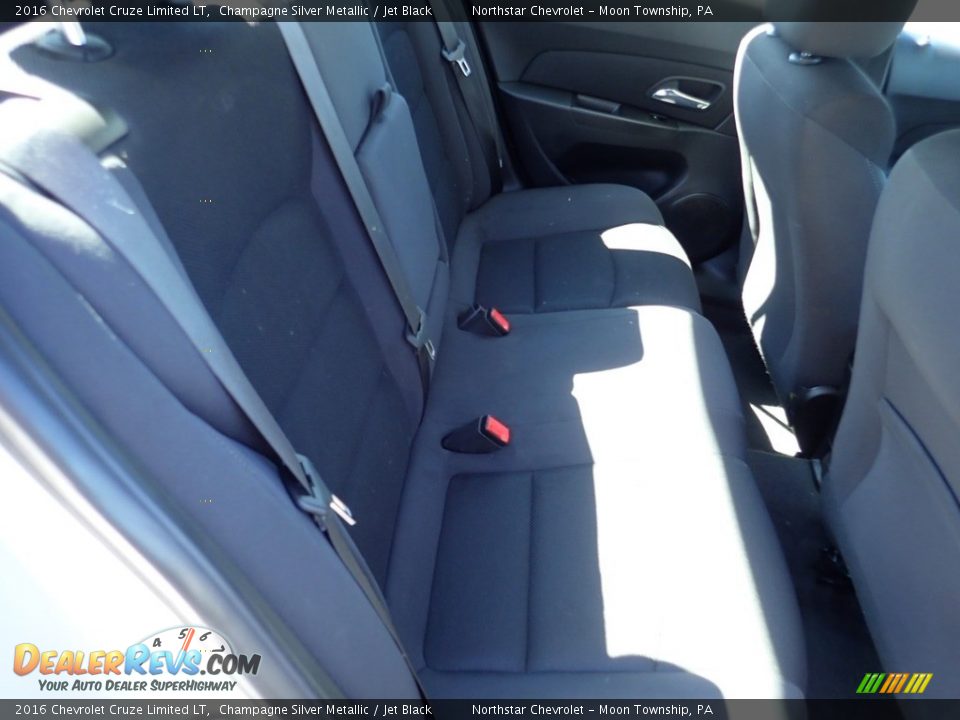 2016 Chevrolet Cruze Limited LT Champagne Silver Metallic / Jet Black Photo #18
