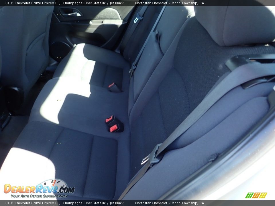 2016 Chevrolet Cruze Limited LT Champagne Silver Metallic / Jet Black Photo #21