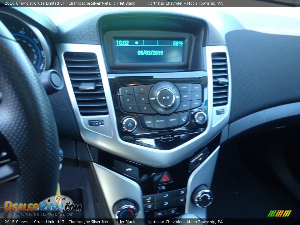 2016 Chevrolet Cruze Limited LT Champagne Silver Metallic / Jet Black Photo #28