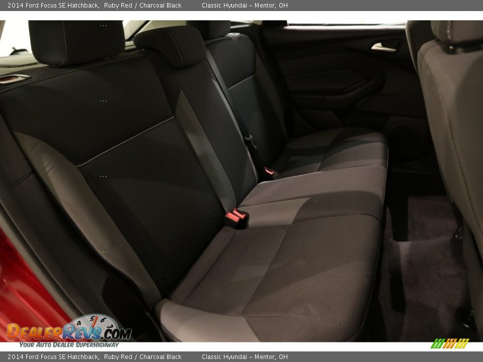 2014 Ford Focus SE Hatchback Ruby Red / Charcoal Black Photo #15