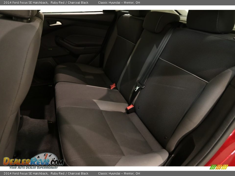 2014 Ford Focus SE Hatchback Ruby Red / Charcoal Black Photo #16