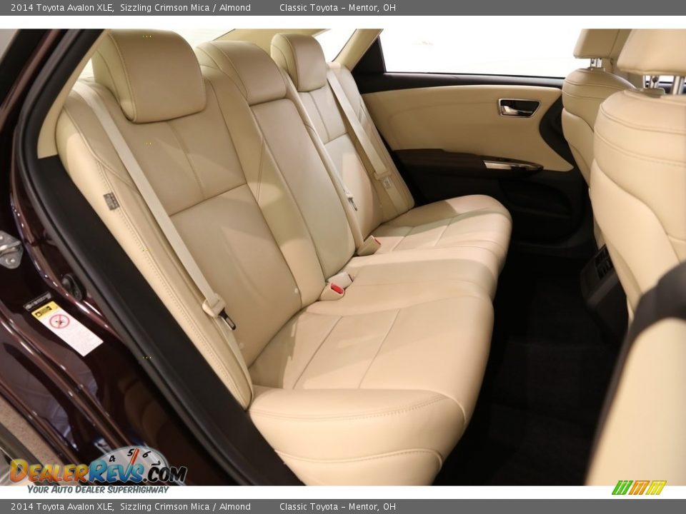 2014 Toyota Avalon XLE Sizzling Crimson Mica / Almond Photo #17