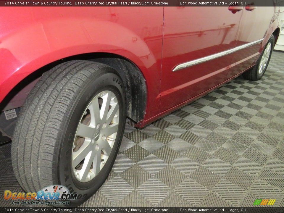 2014 Chrysler Town & Country Touring Deep Cherry Red Crystal Pearl / Black/Light Graystone Photo #10