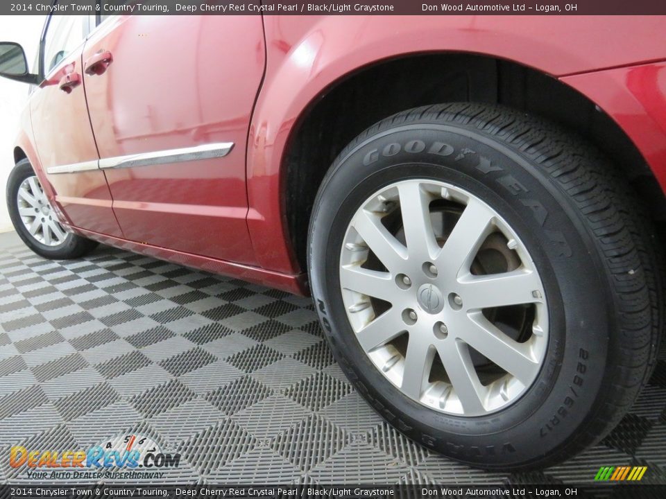 2014 Chrysler Town & Country Touring Deep Cherry Red Crystal Pearl / Black/Light Graystone Photo #11