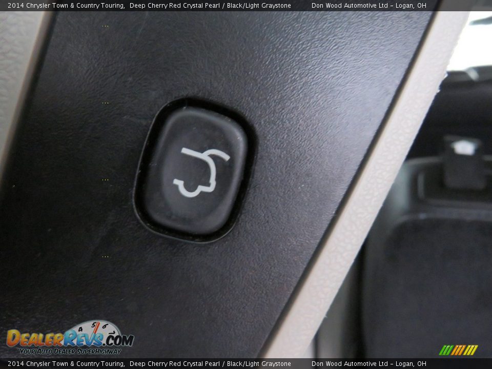 2014 Chrysler Town & Country Touring Deep Cherry Red Crystal Pearl / Black/Light Graystone Photo #17