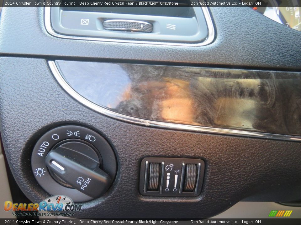 2014 Chrysler Town & Country Touring Deep Cherry Red Crystal Pearl / Black/Light Graystone Photo #21