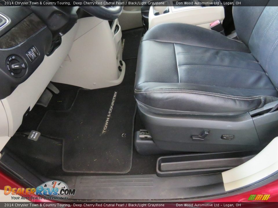 2014 Chrysler Town & Country Touring Deep Cherry Red Crystal Pearl / Black/Light Graystone Photo #31