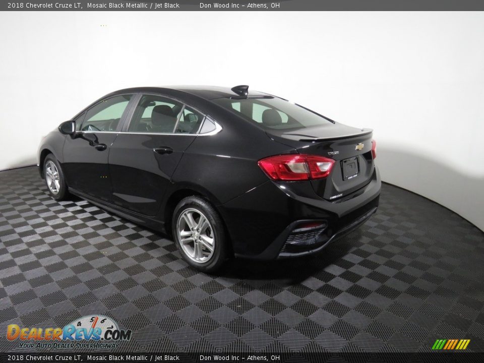 2018 Chevrolet Cruze LT Mosaic Black Metallic / Jet Black Photo #9