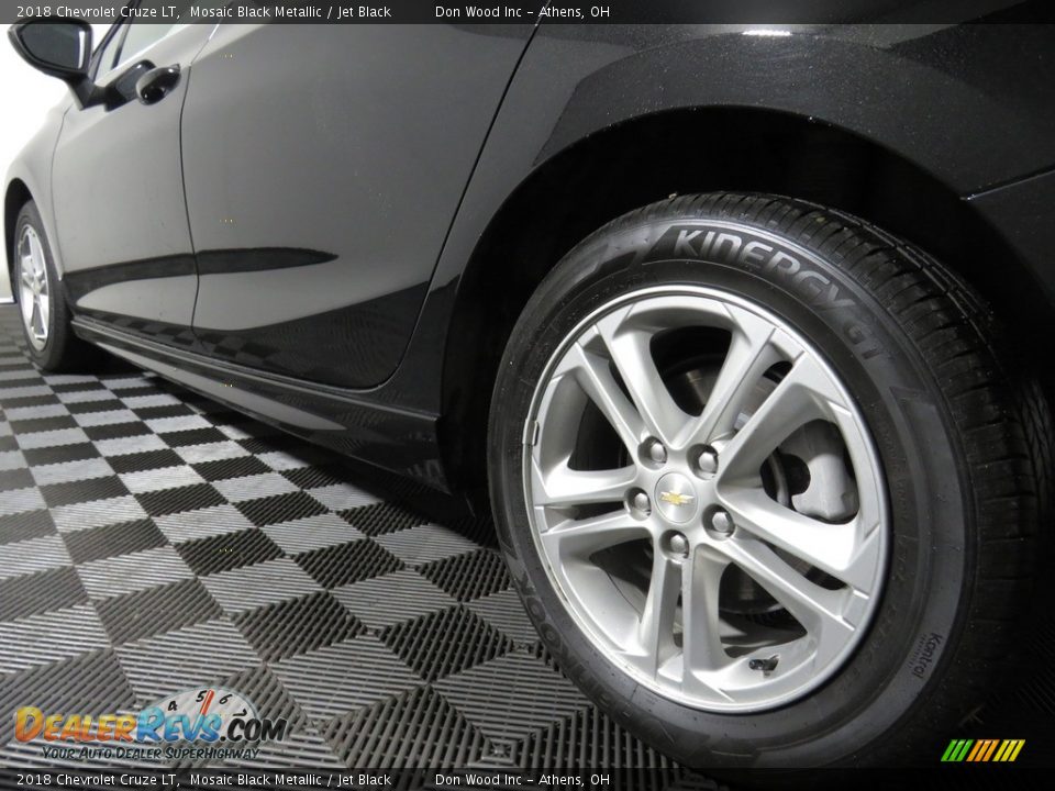 2018 Chevrolet Cruze LT Mosaic Black Metallic / Jet Black Photo #10