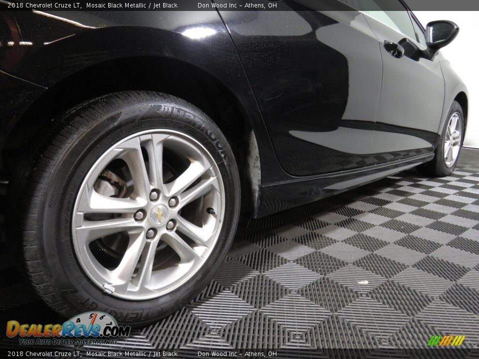 2018 Chevrolet Cruze LT Mosaic Black Metallic / Jet Black Photo #15