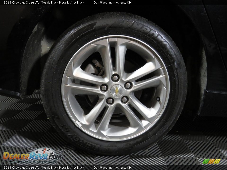 2018 Chevrolet Cruze LT Mosaic Black Metallic / Jet Black Photo #16
