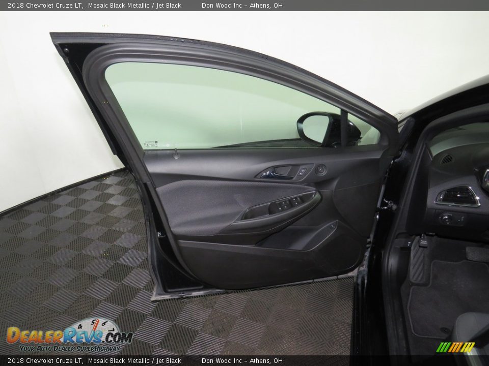 2018 Chevrolet Cruze LT Mosaic Black Metallic / Jet Black Photo #20
