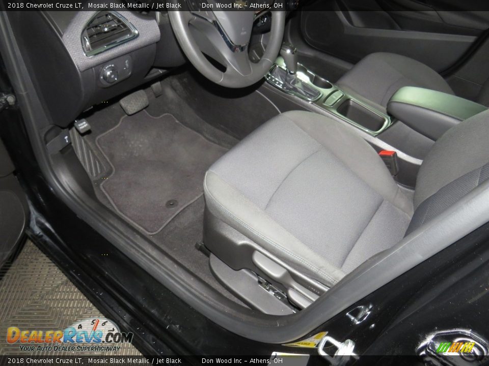 2018 Chevrolet Cruze LT Mosaic Black Metallic / Jet Black Photo #21