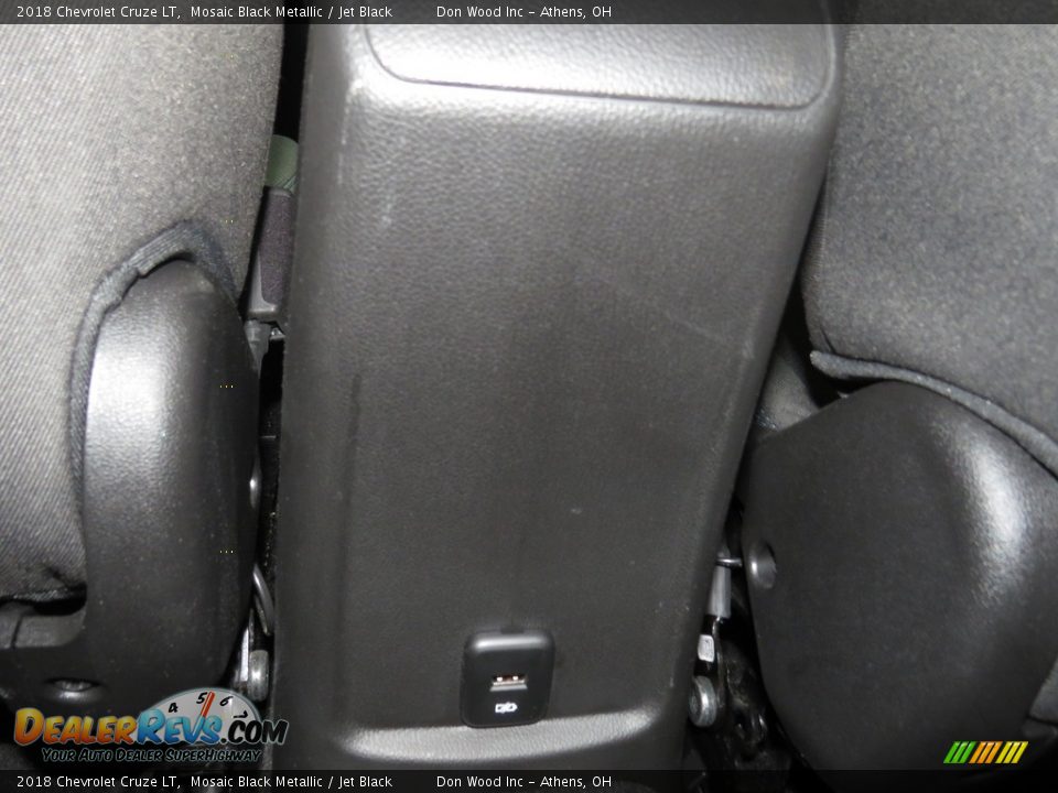 2018 Chevrolet Cruze LT Mosaic Black Metallic / Jet Black Photo #26