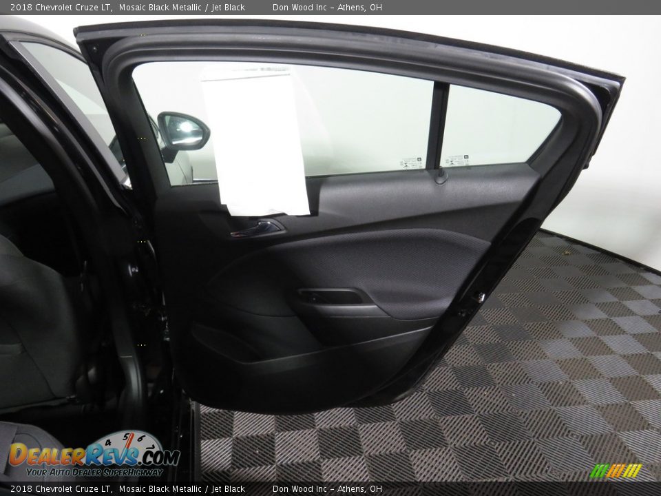 2018 Chevrolet Cruze LT Mosaic Black Metallic / Jet Black Photo #27