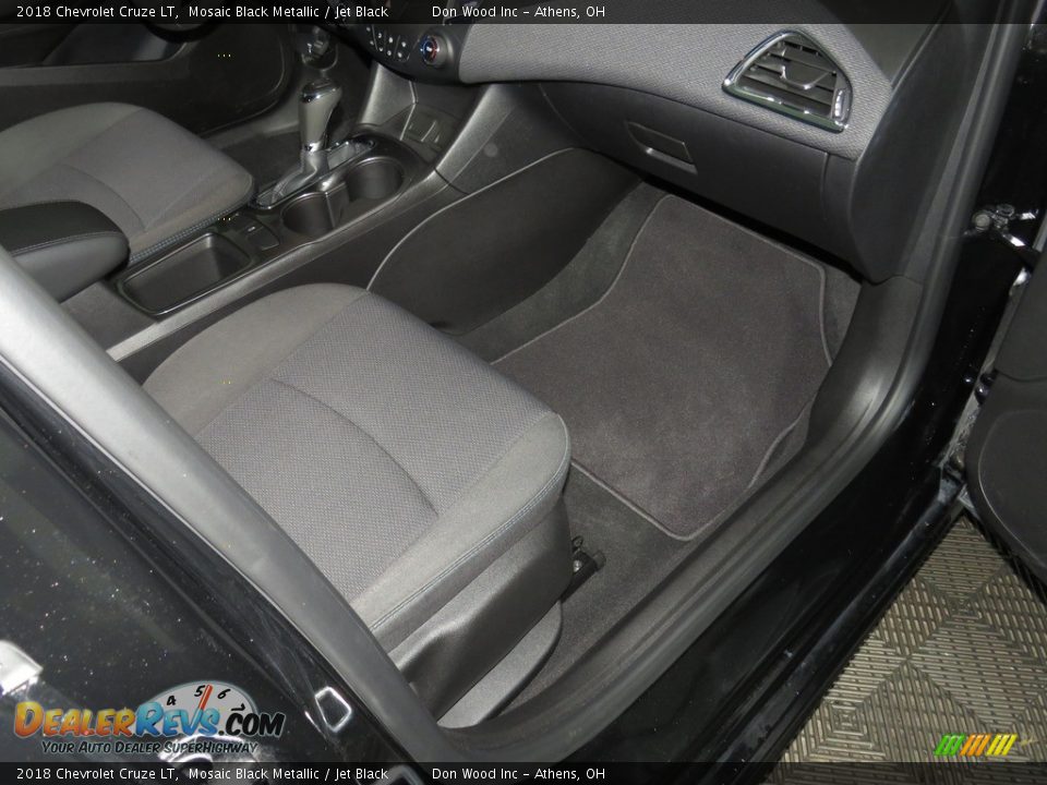 2018 Chevrolet Cruze LT Mosaic Black Metallic / Jet Black Photo #30