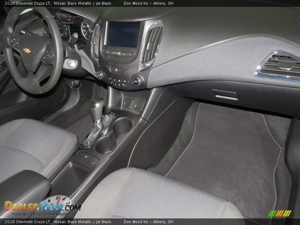 2018 Chevrolet Cruze LT Mosaic Black Metallic / Jet Black Photo #31