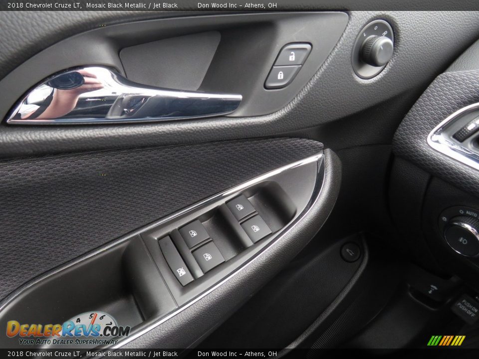 2018 Chevrolet Cruze LT Mosaic Black Metallic / Jet Black Photo #34