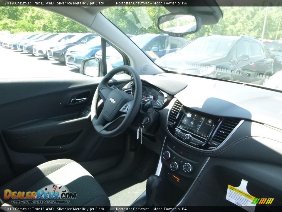 2019 Chevrolet Trax LS AWD Silver Ice Metallic / Jet Black Photo #11