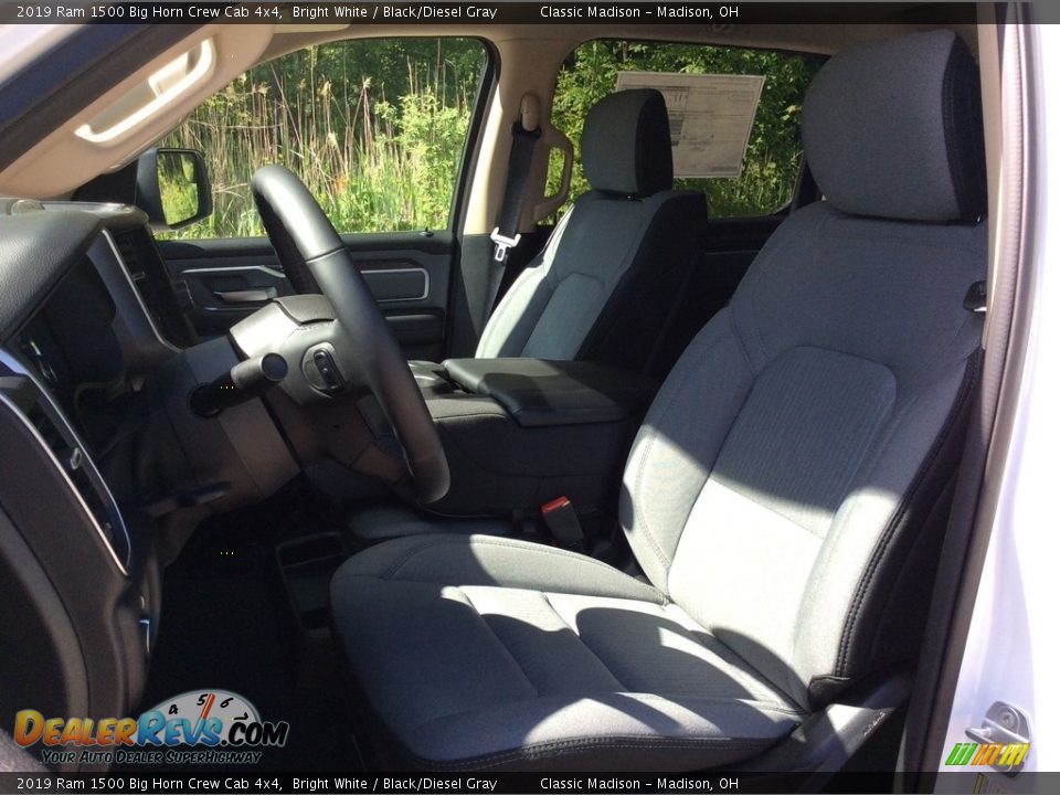 2019 Ram 1500 Big Horn Crew Cab 4x4 Bright White / Black/Diesel Gray Photo #10