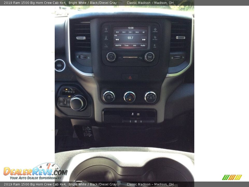 2019 Ram 1500 Big Horn Crew Cab 4x4 Bright White / Black/Diesel Gray Photo #13