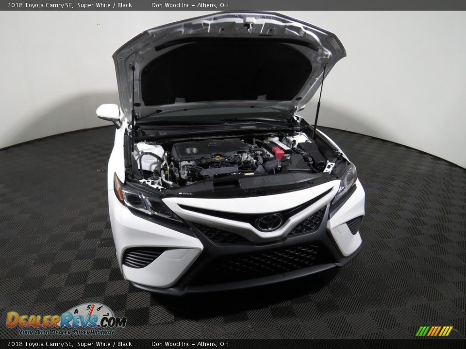 2018 Toyota Camry SE Super White / Black Photo #5