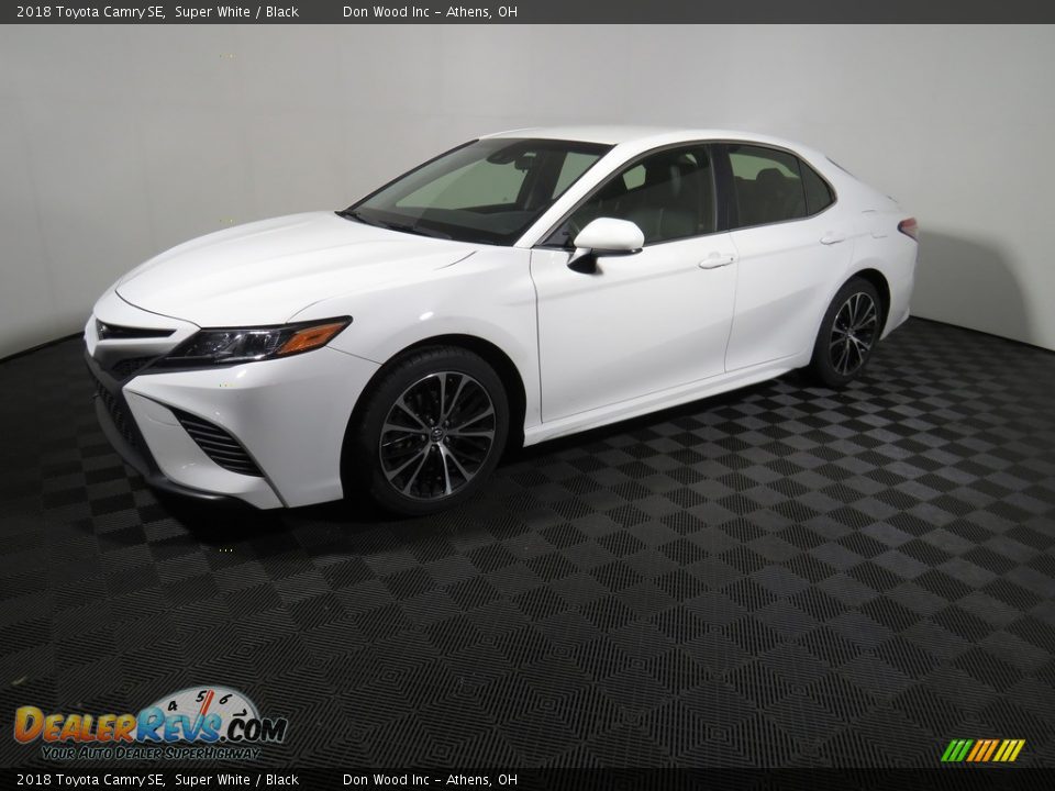 2018 Toyota Camry SE Super White / Black Photo #7