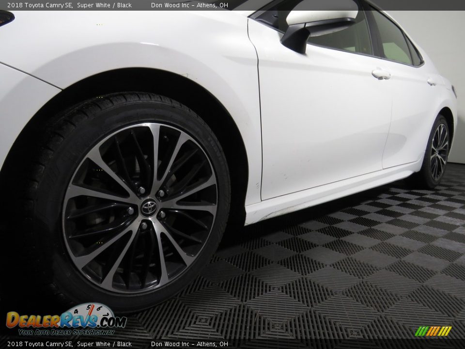 2018 Toyota Camry SE Super White / Black Photo #8