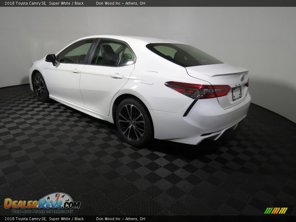 2018 Toyota Camry SE Super White / Black Photo #9