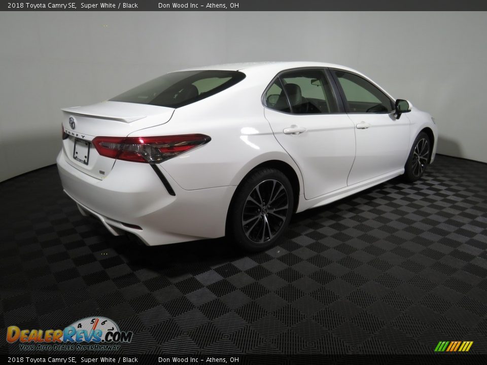 2018 Toyota Camry SE Super White / Black Photo #14