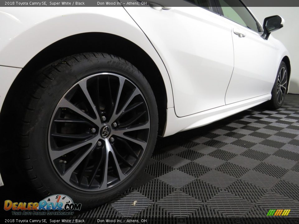 2018 Toyota Camry SE Super White / Black Photo #15
