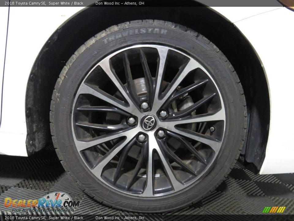 2018 Toyota Camry SE Super White / Black Photo #17