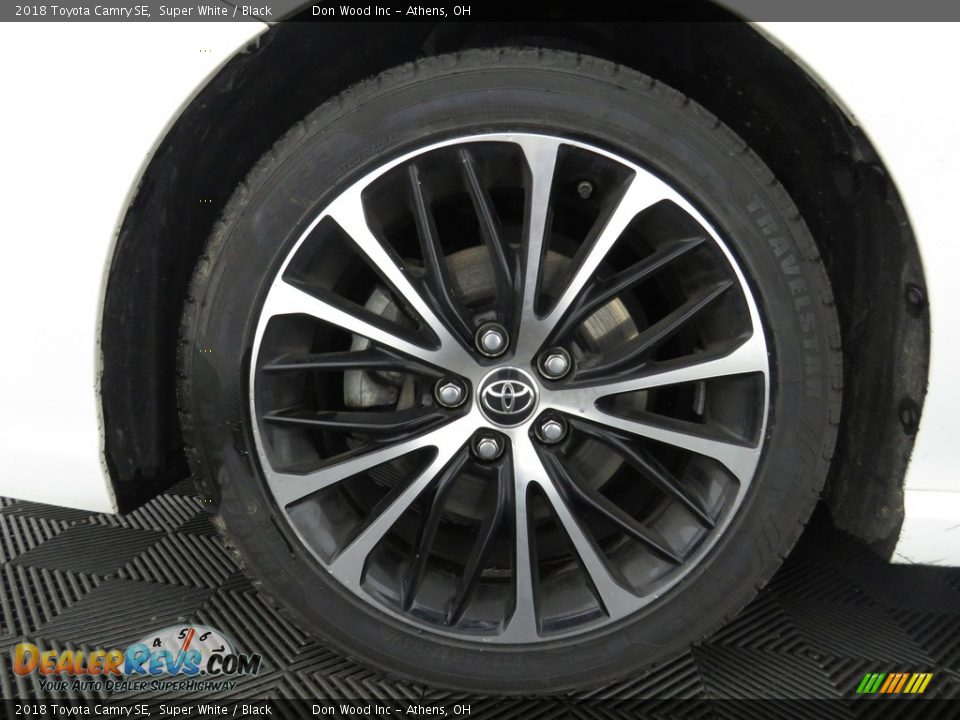 2018 Toyota Camry SE Super White / Black Photo #18